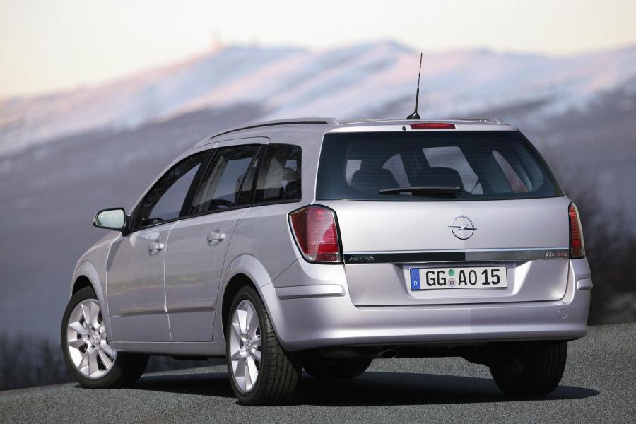  Opel Astra Caravan 2005 года  (фото 39 из 58)